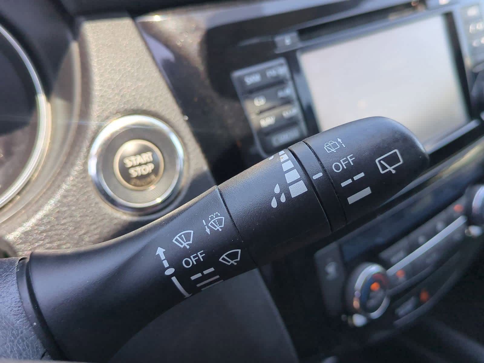 2016 Nissan Rogue SL 27