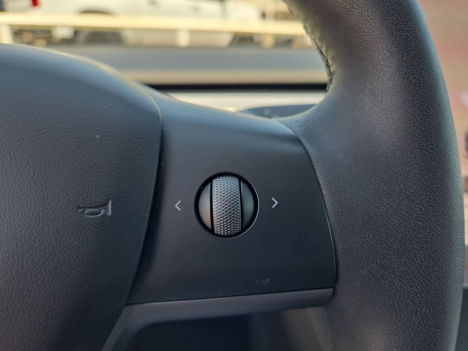 Thumbnail: 2023 Tesla Model 3 - 21