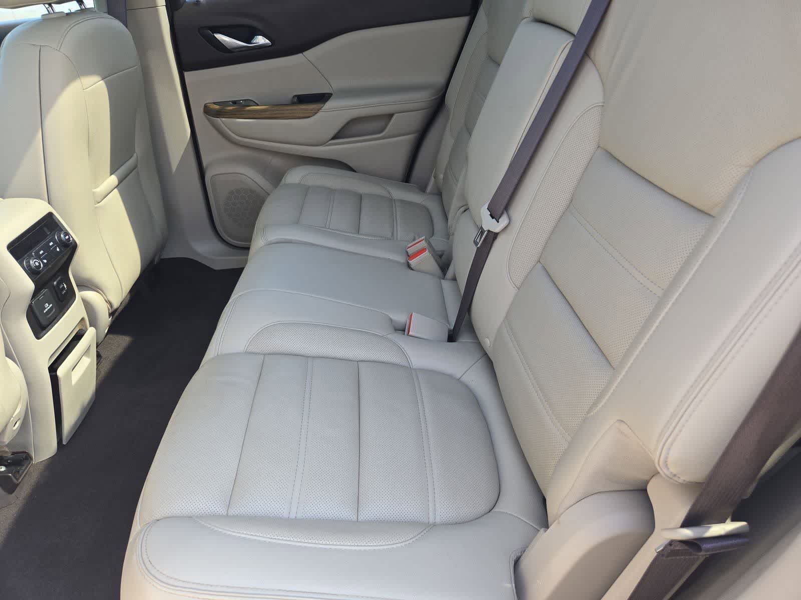 Thumbnail: 2018 GMC Acadia - 19