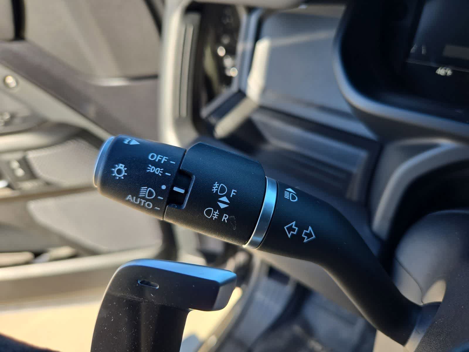 Thumbnail: 2023 Land Rover Defender - 25