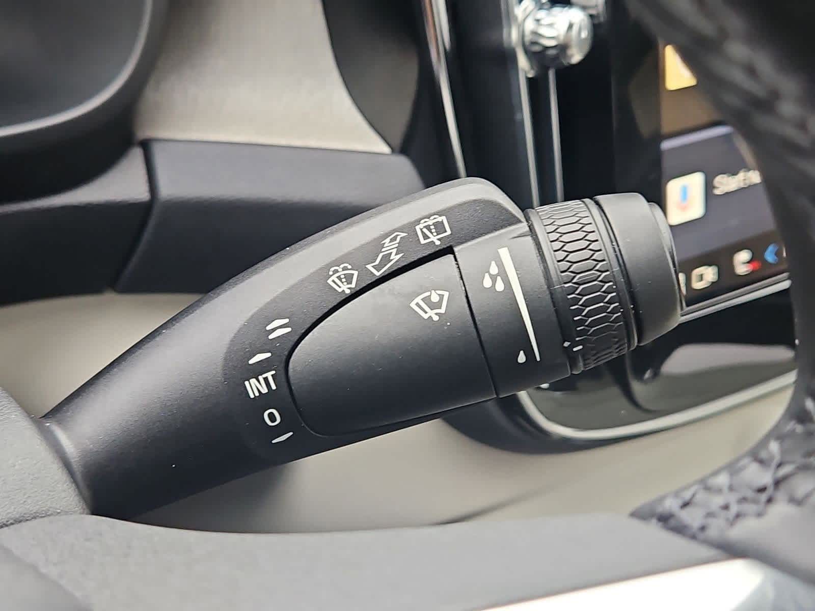 Thumbnail: 2024 Volvo XC40 - 27