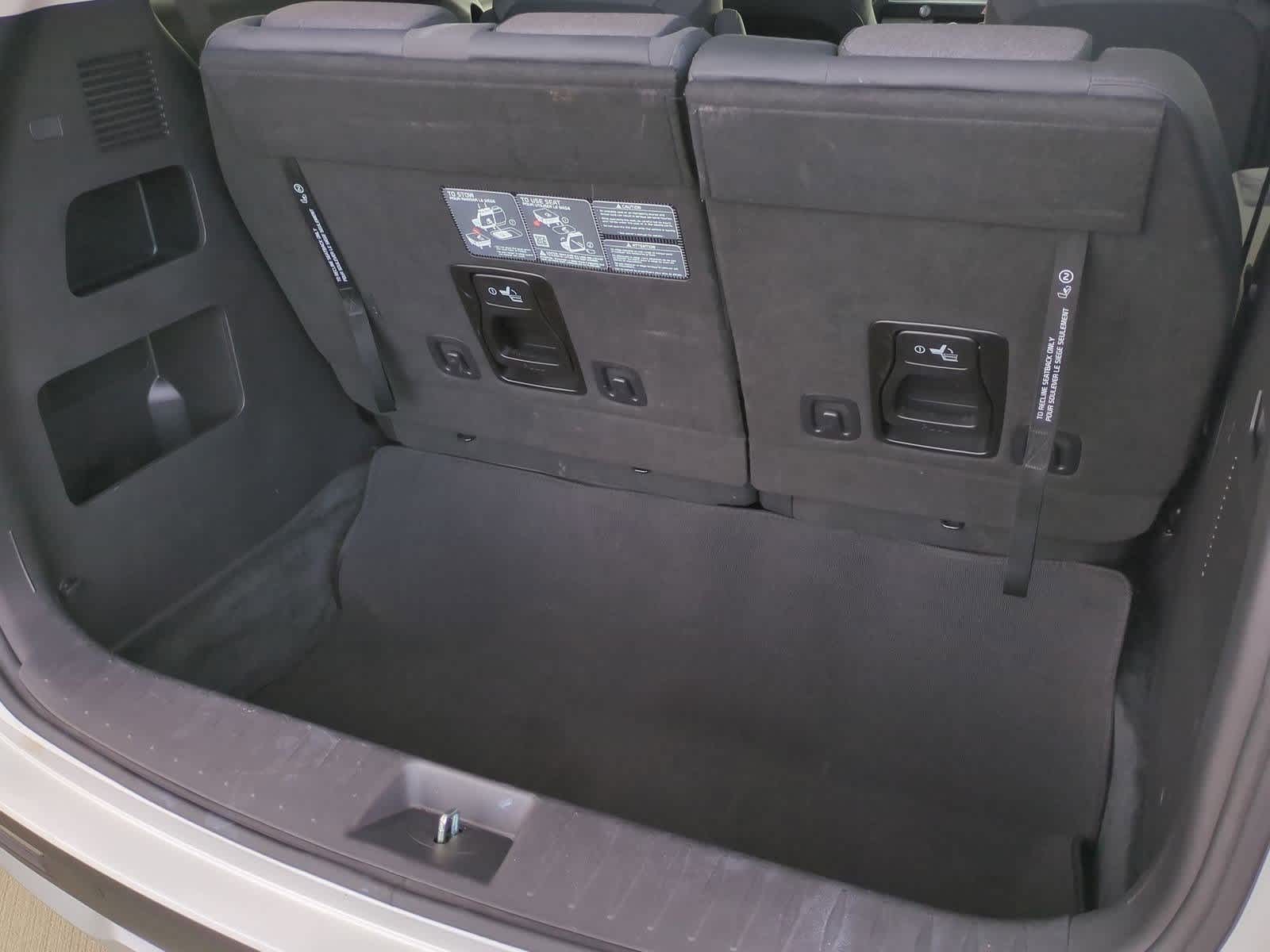 Thumbnail: 2024 Kia Carnival - 31