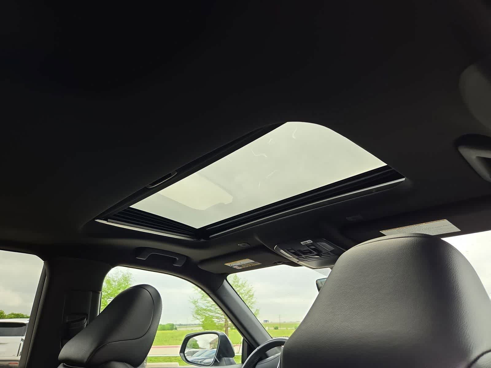 Thumbnail: 2025 Toyota Highlander - 21