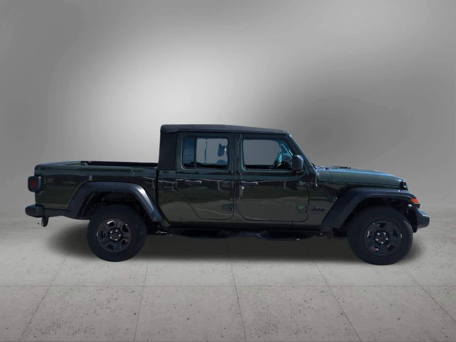 Thumbnail: 2022 Jeep Gladiator - 7