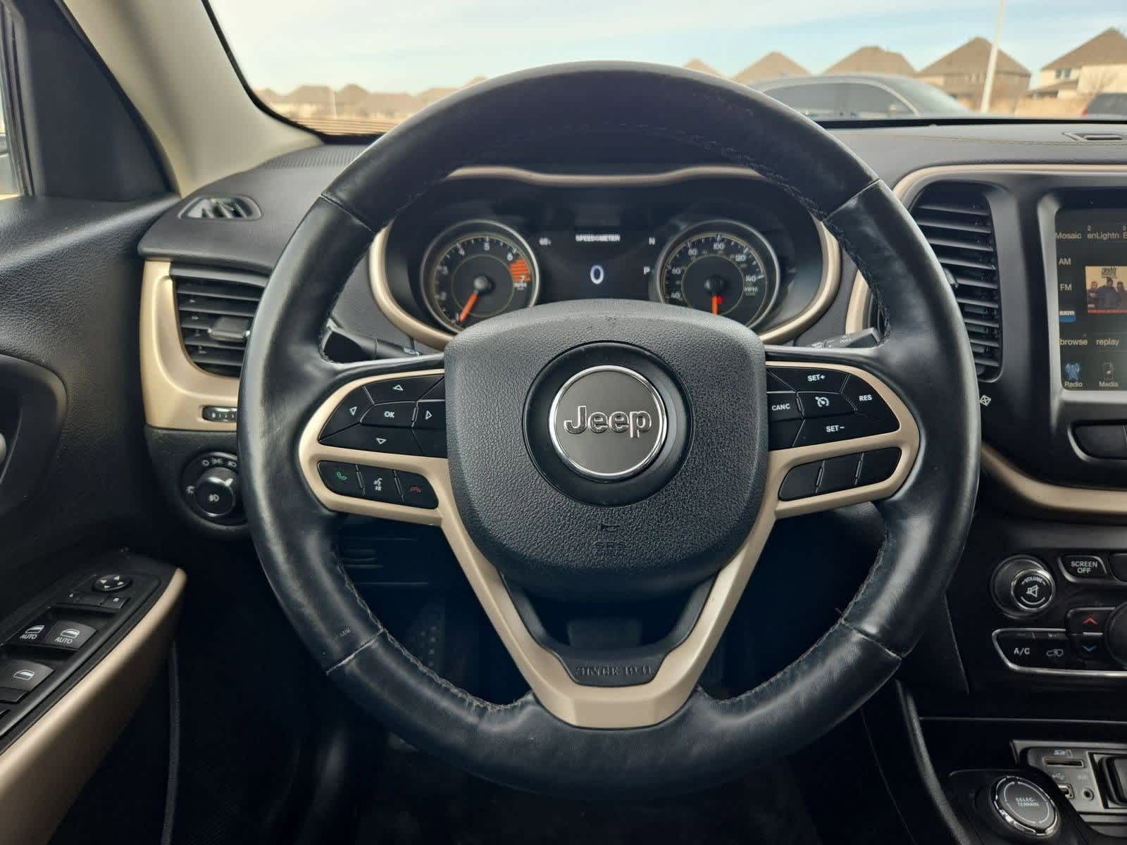 Thumbnail: 2018 Jeep Cherokee - 22