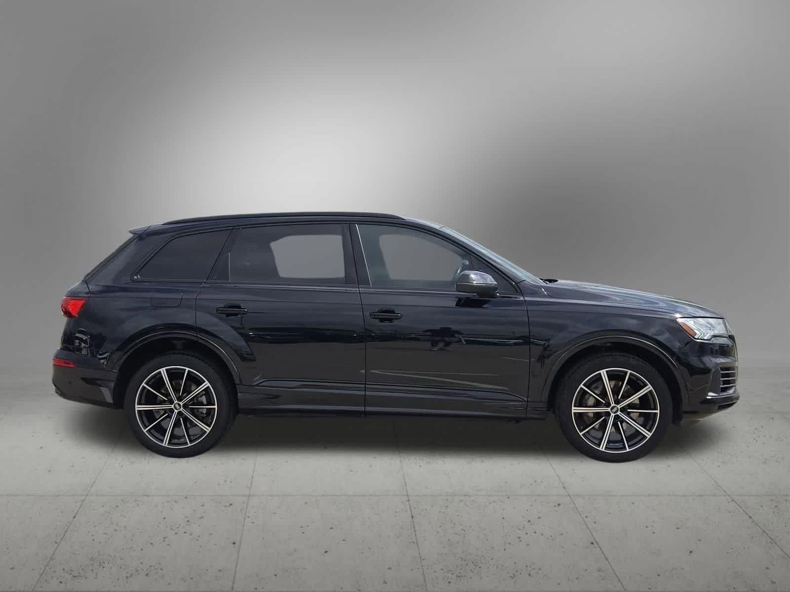 Thumbnail: 2021 Audi Q7 - 7
