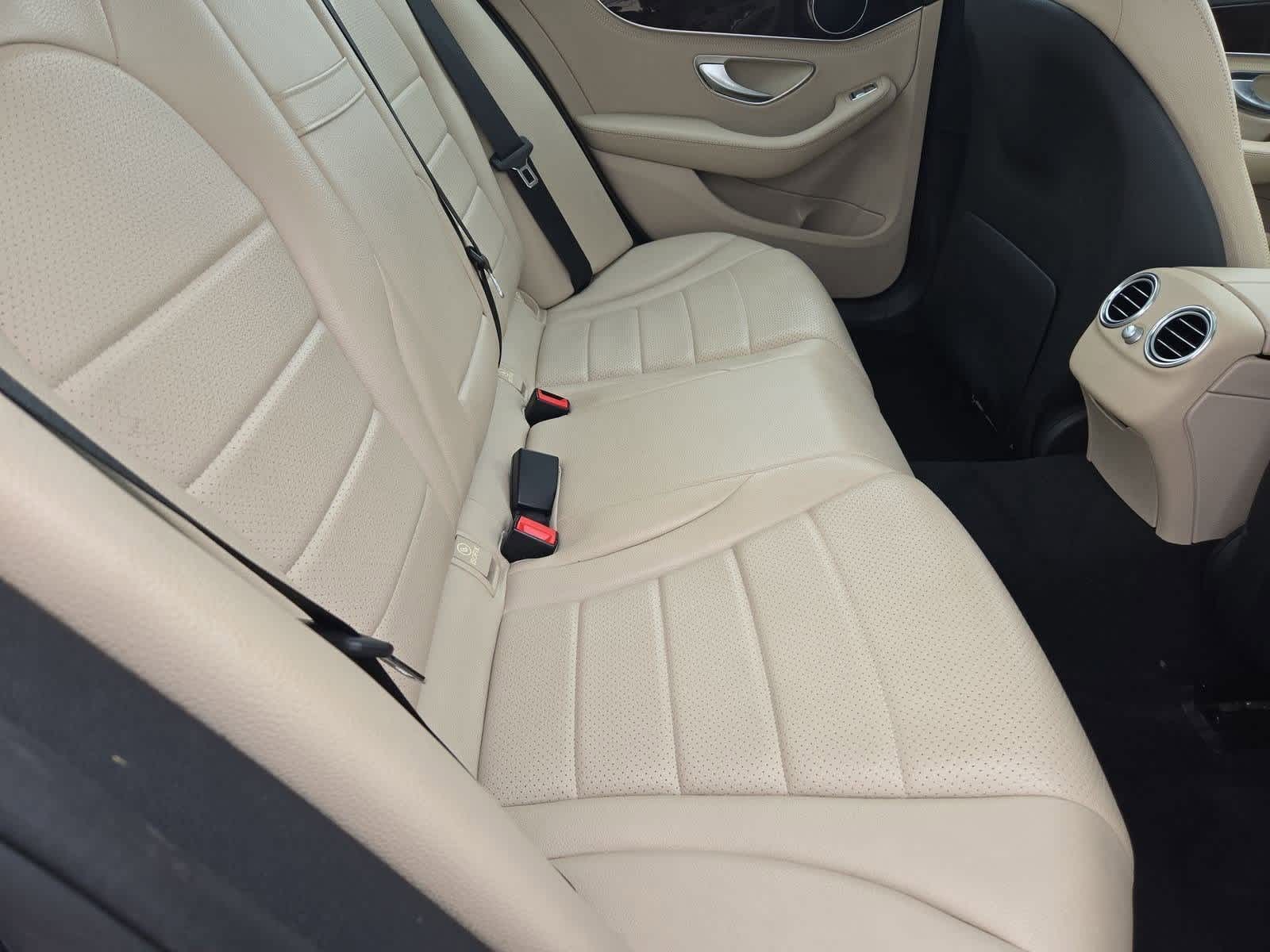 Thumbnail: 2015 Mercedes-Benz C-Class - 20