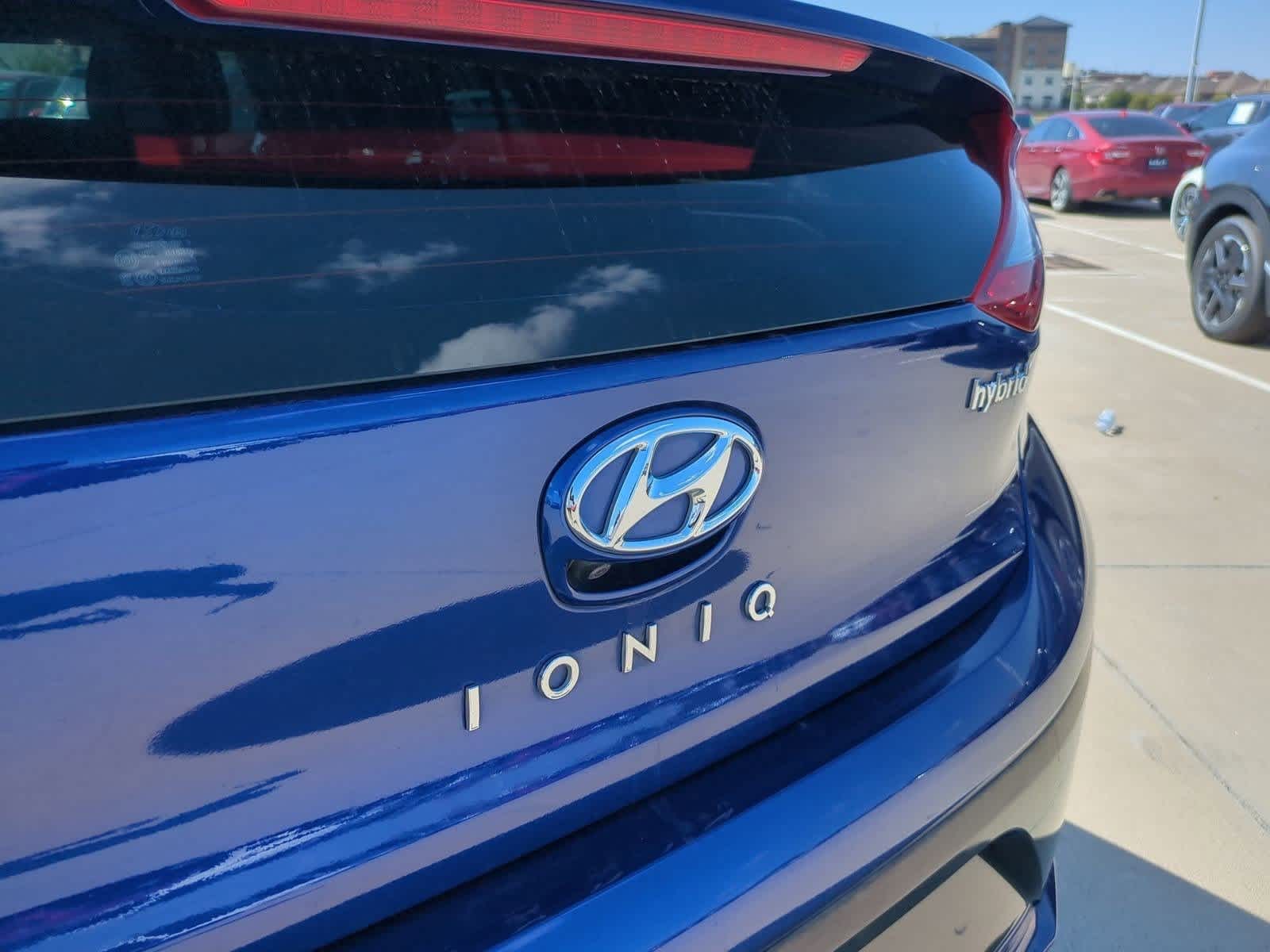 Thumbnail: 2019 Hyundai Ioniq - 11