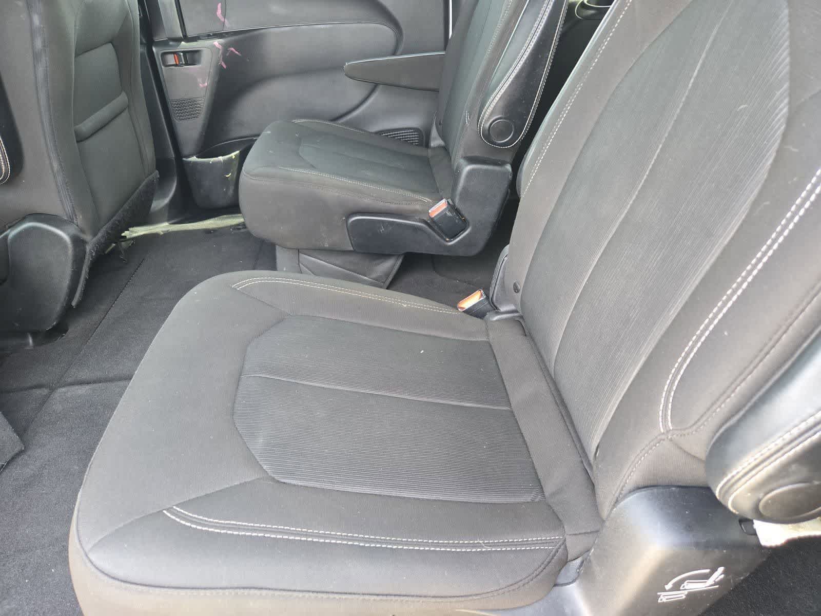 Thumbnail: 2021 Chrysler Pacifica - 17