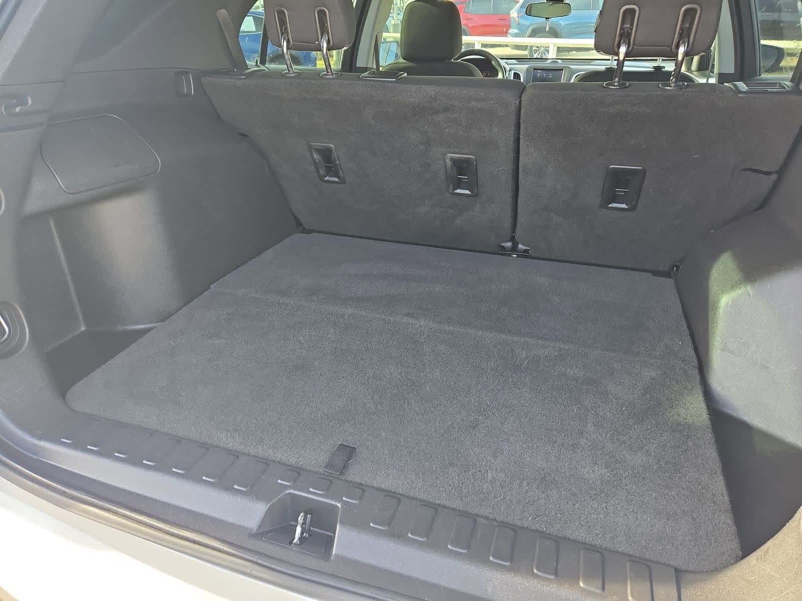 Thumbnail: 2020 Chevrolet Equinox - 32