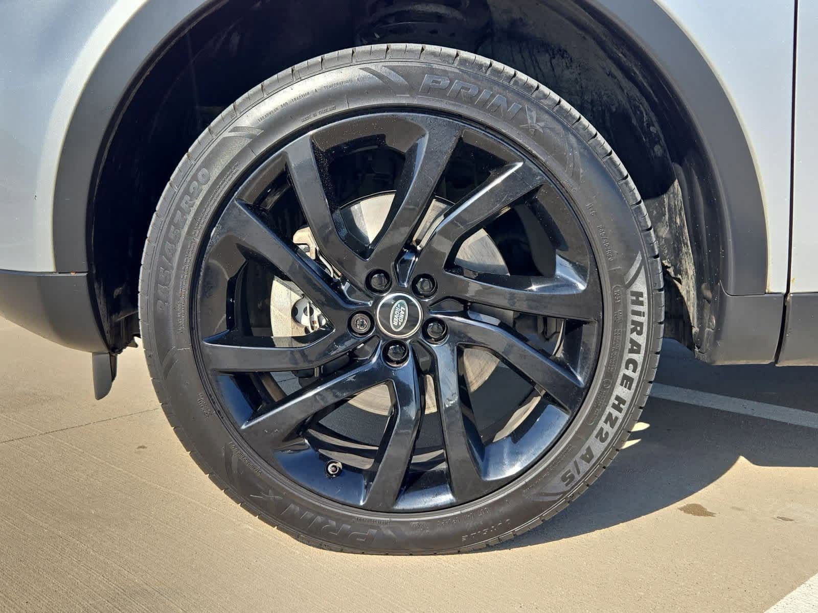 Thumbnail: 2015 Land Rover Discovery Sport - 13