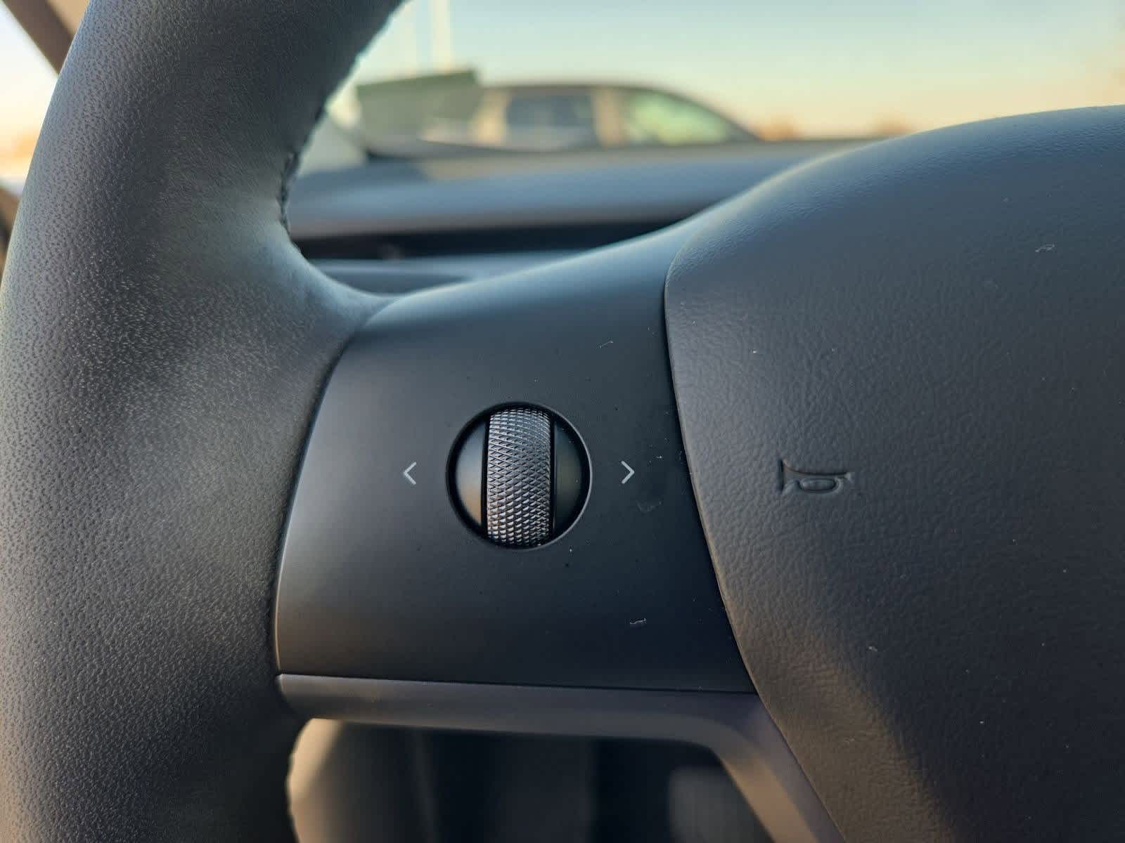 Thumbnail: 2022 Tesla Model Y - 21