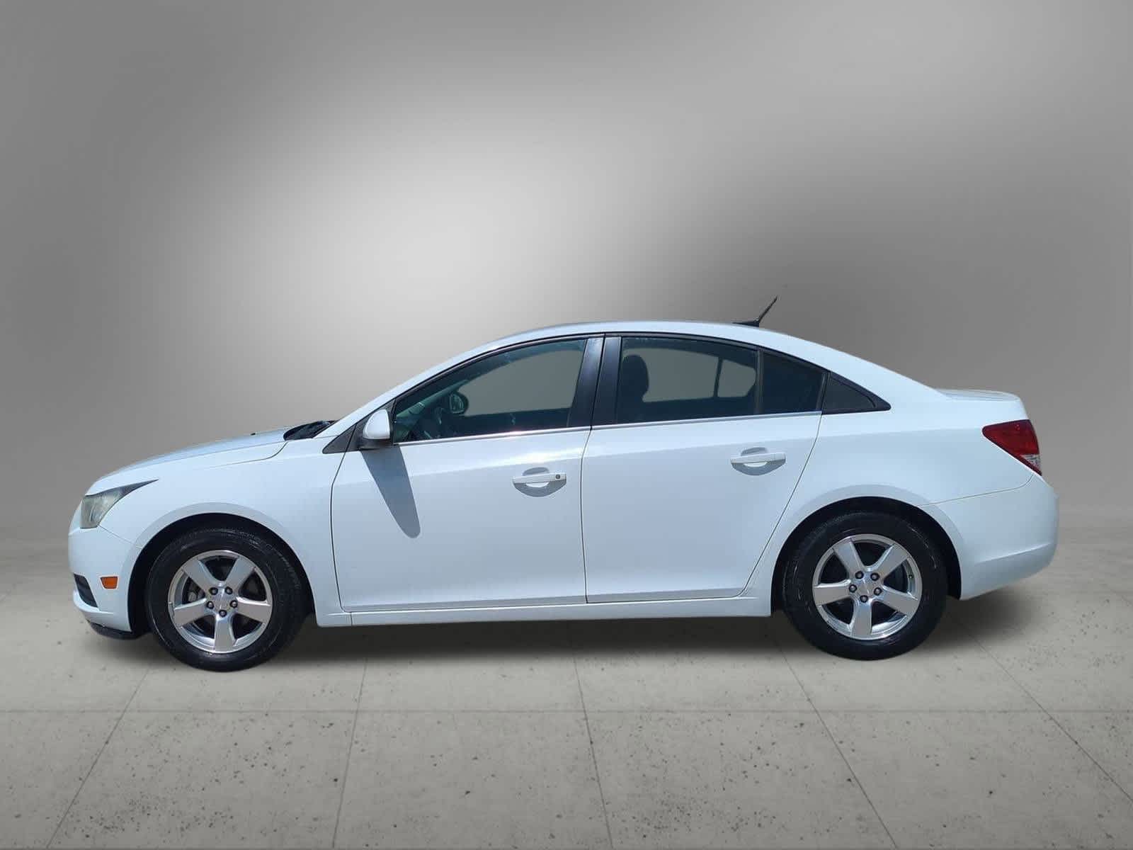 Thumbnail: 2014 Chevrolet Cruze - 3