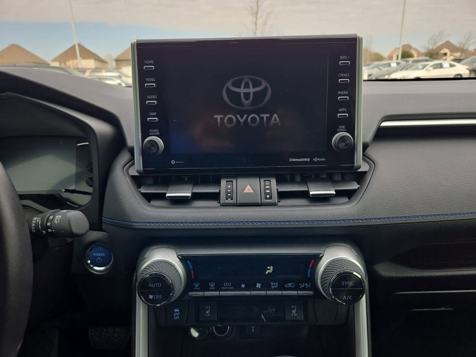 Thumbnail: 2022 Toyota RAV4 - 28