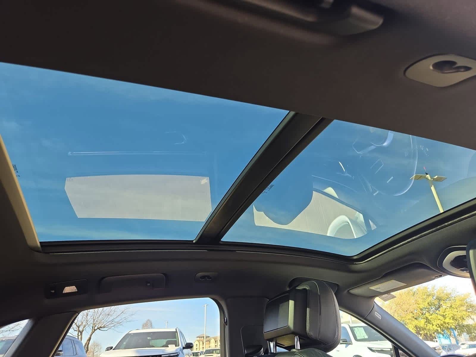 Thumbnail: 2020 Porsche Macan - 21