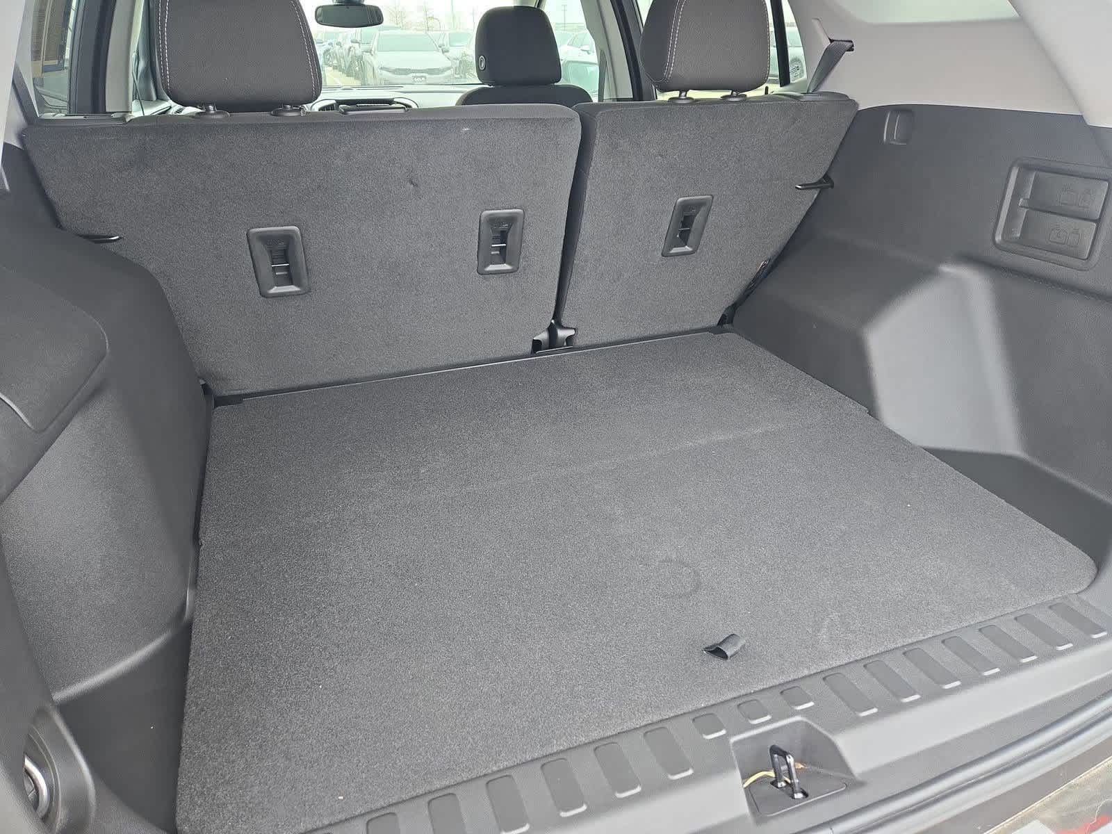 Thumbnail: 2022 GMC Terrain - 32