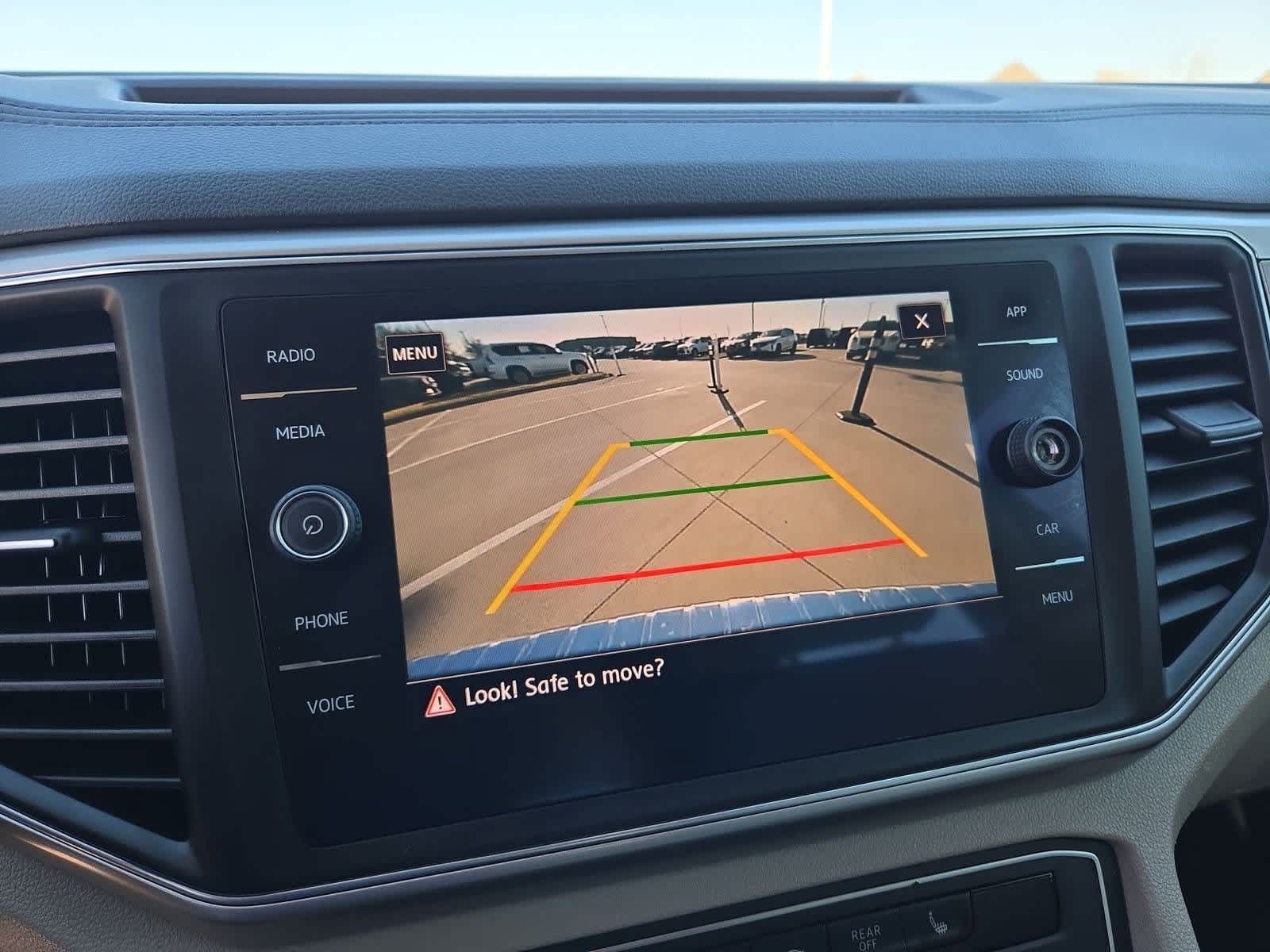 Thumbnail: 2018 Volkswagen Atlas - 28