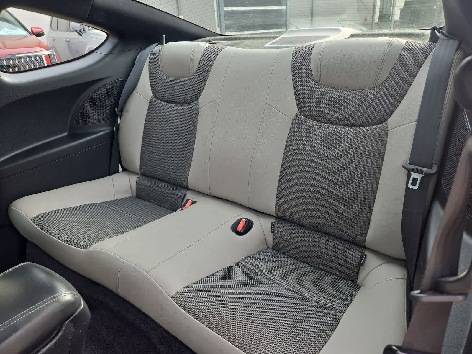 Thumbnail: 2013 Hyundai Genesis - 17