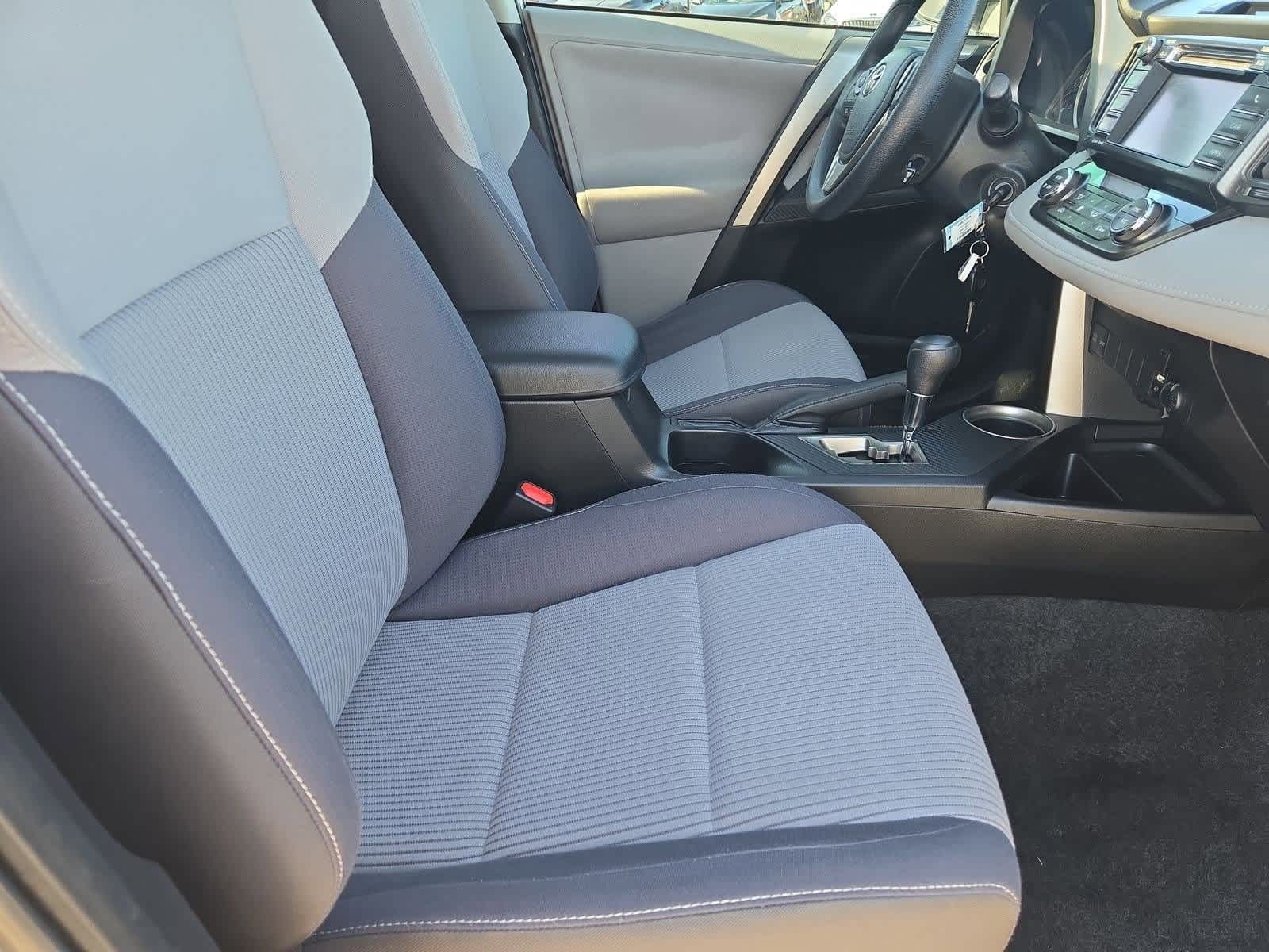 Thumbnail: 2013 Toyota RAV4 - 22