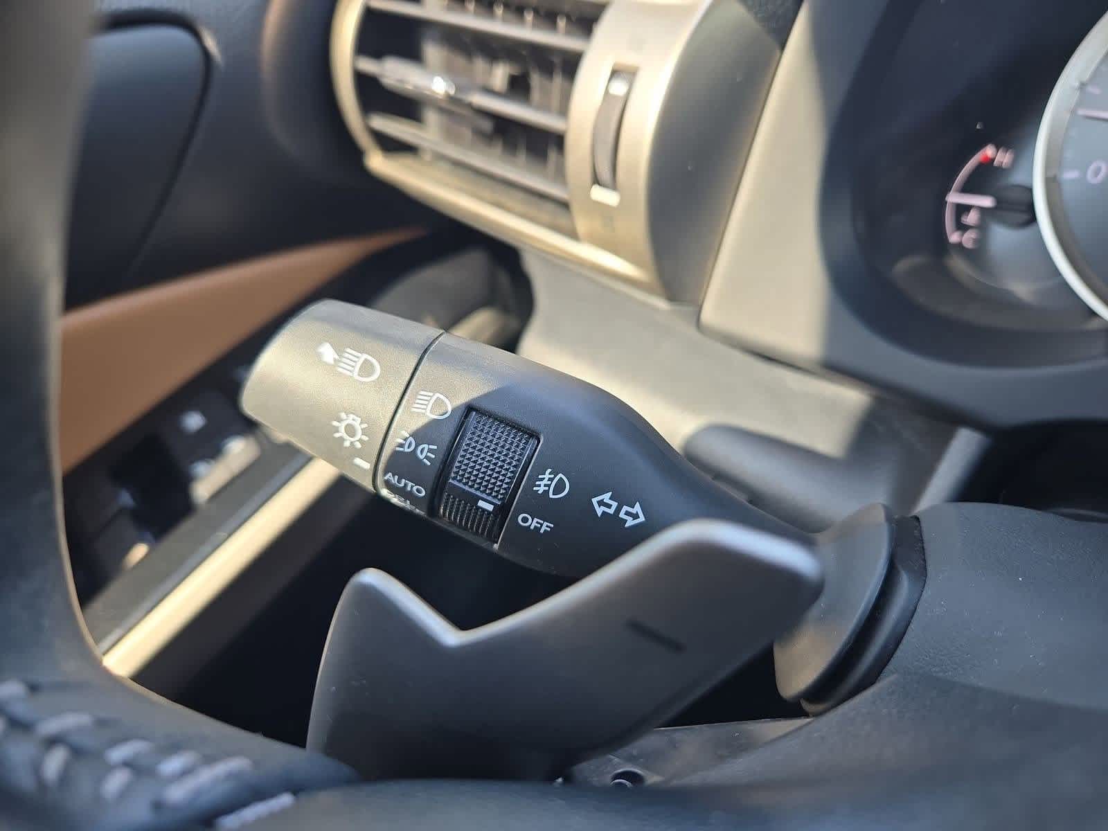 Thumbnail: 2014 Lexus IS - 28