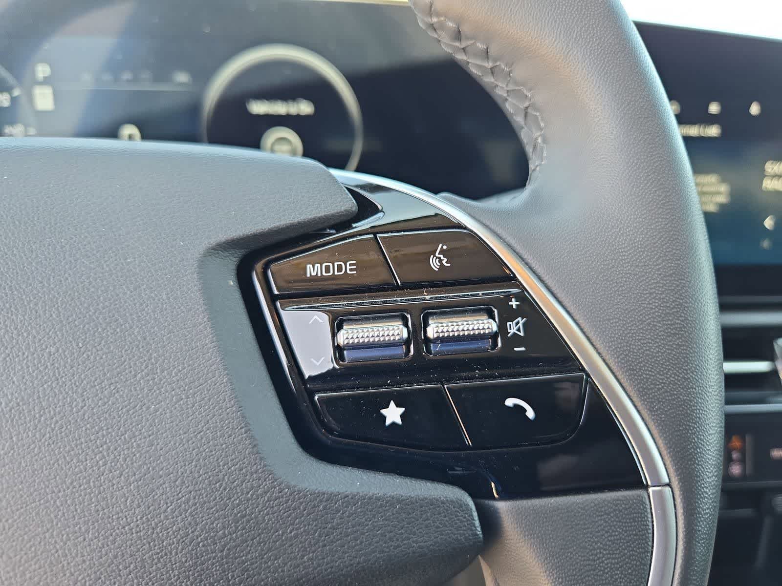 Thumbnail: 2024 Kia Niro - 22