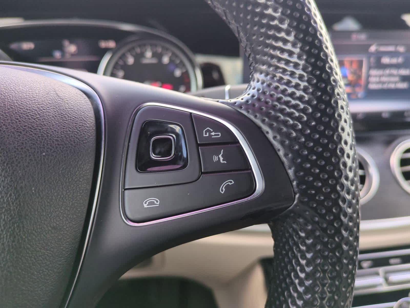 Thumbnail: 2017 Mercedes-Benz E-Class - 25
