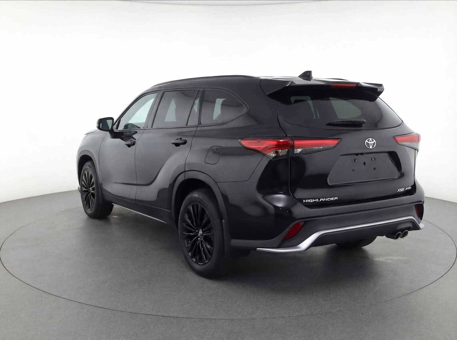 Thumbnail: 2025 Toyota Highlander - 4