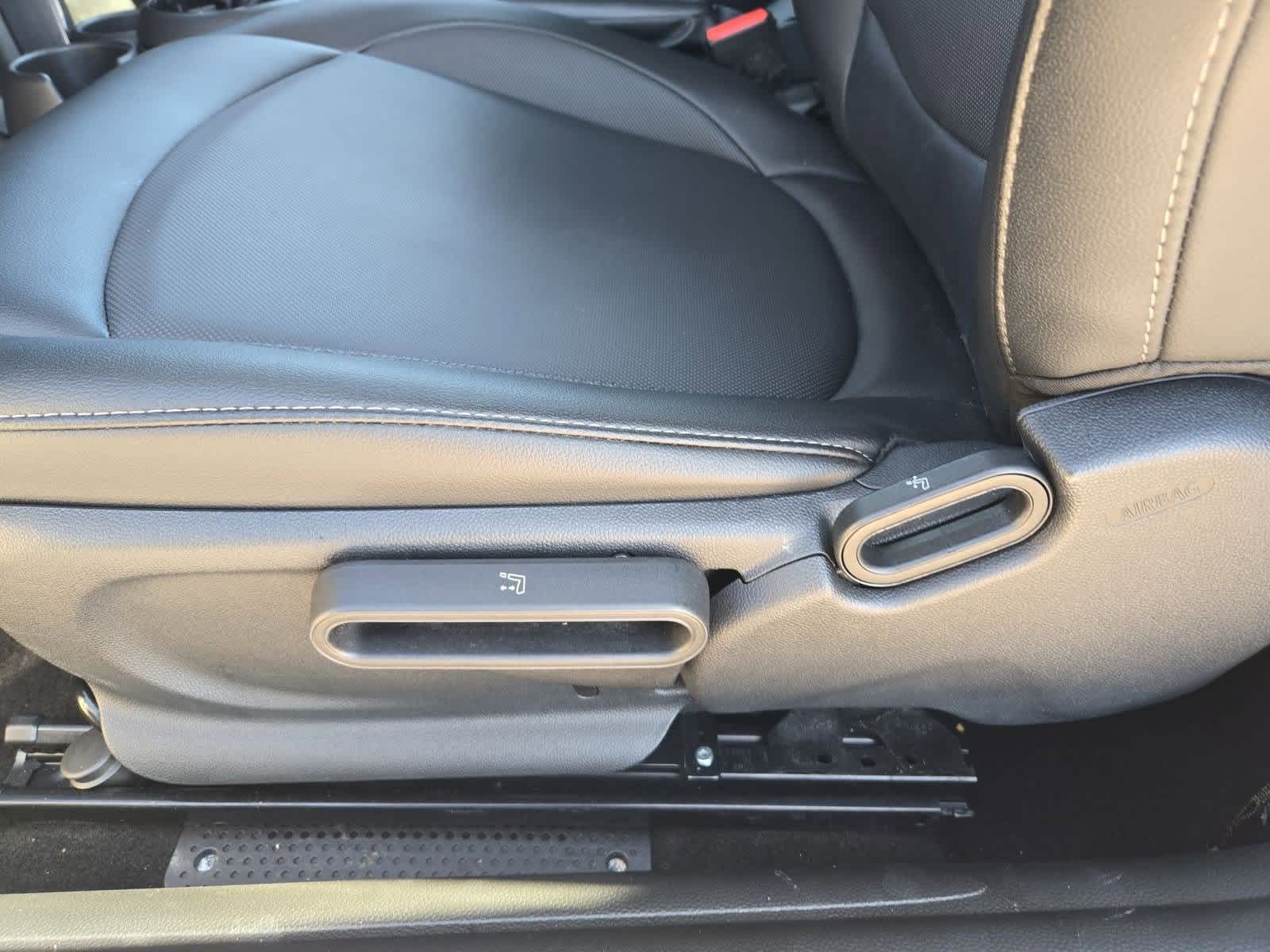 Thumbnail: 2020 MINI Cooper Hardtop - 16