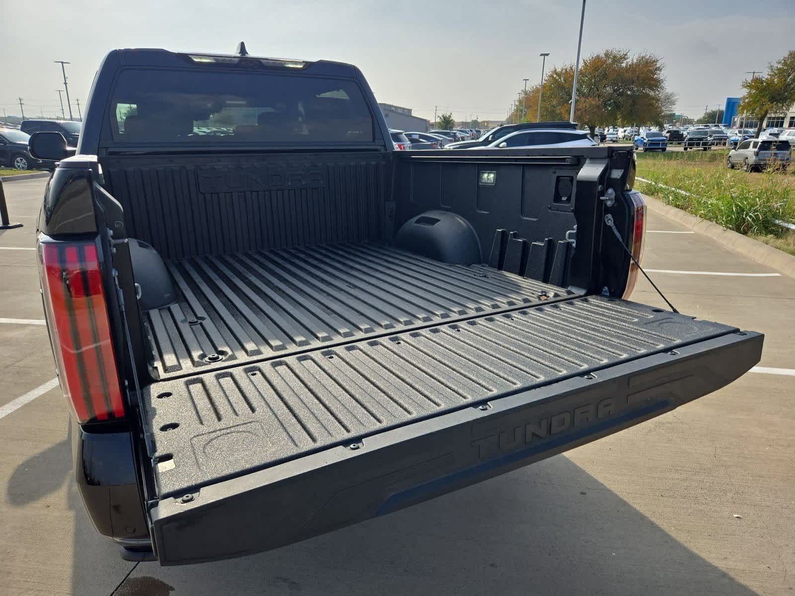 Thumbnail: 2024 Toyota Tundra - 32