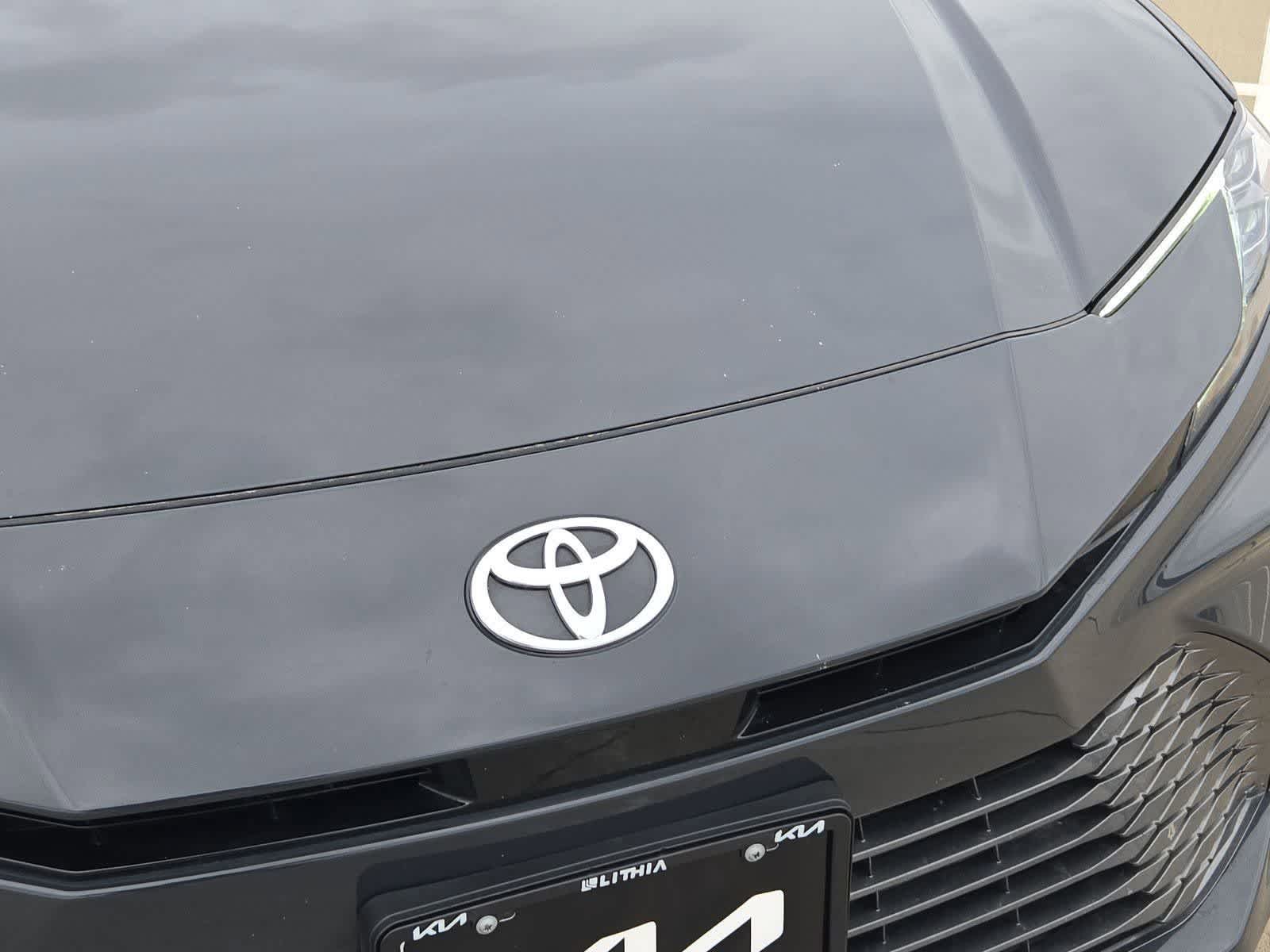 Thumbnail: 2025 Toyota Camry - 10