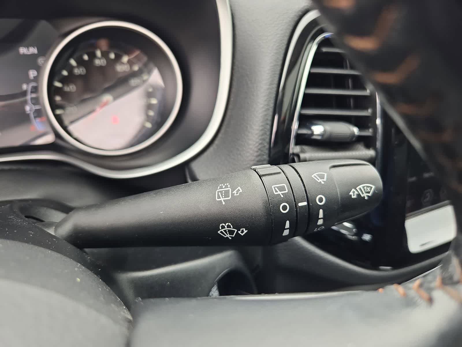 Thumbnail: 2021 Jeep Compass - 26