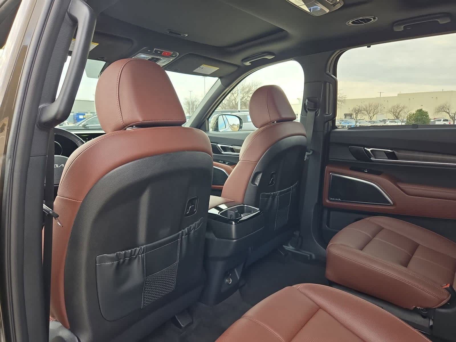 Thumbnail: 2023 Kia Telluride - 17