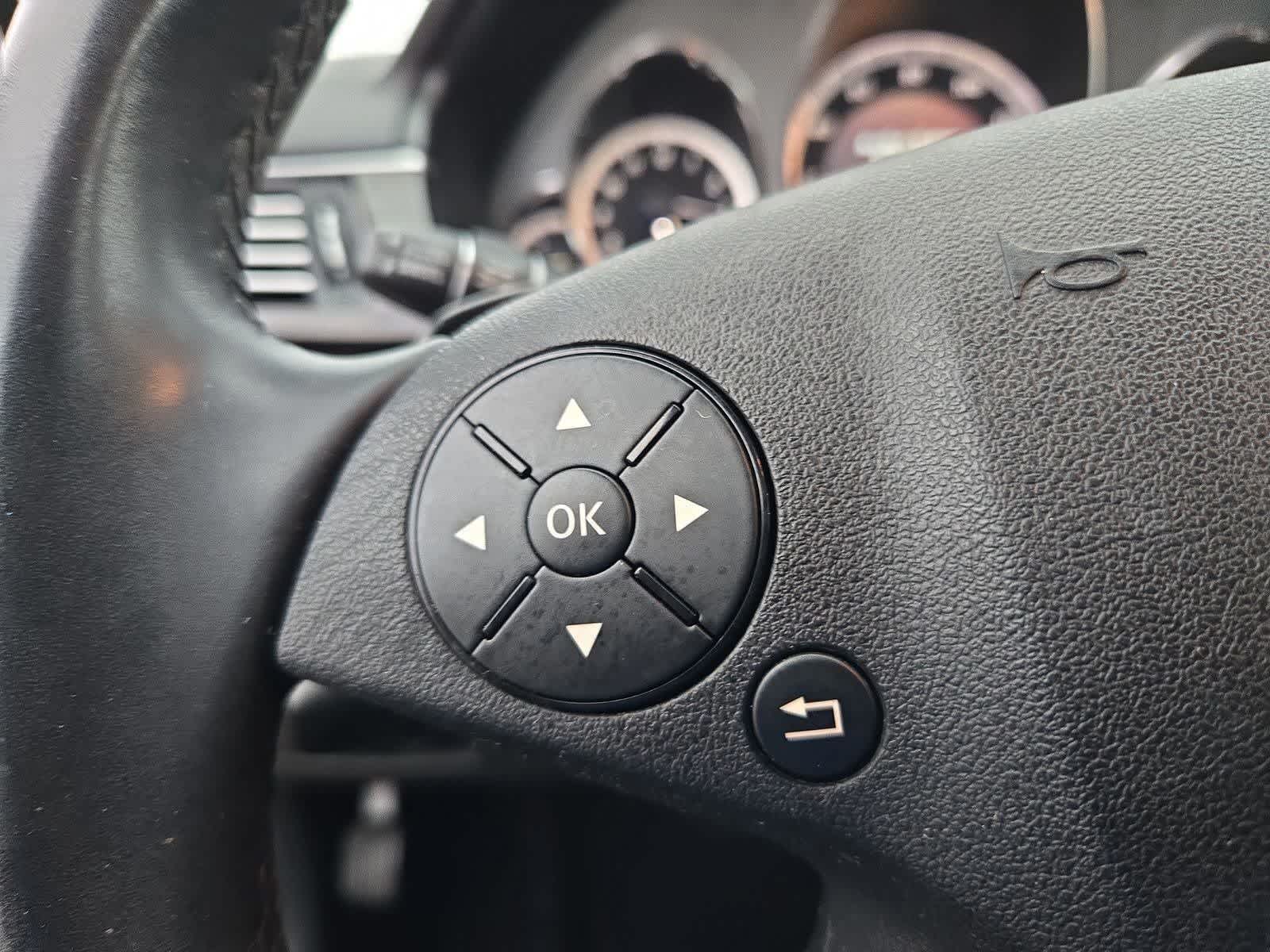 Thumbnail: 2011 Mercedes-Benz E-Class - 23