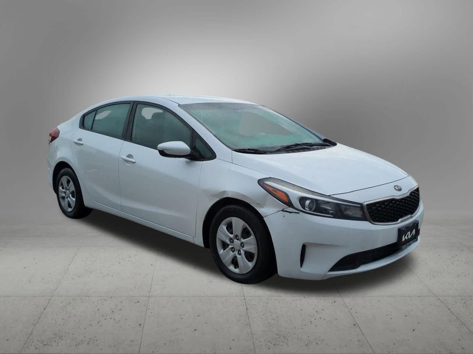 Thumbnail: 2017 Kia Forte - 8