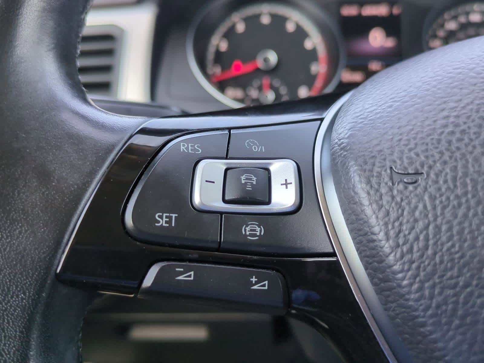 Thumbnail: 2019 Volkswagen Atlas - 23