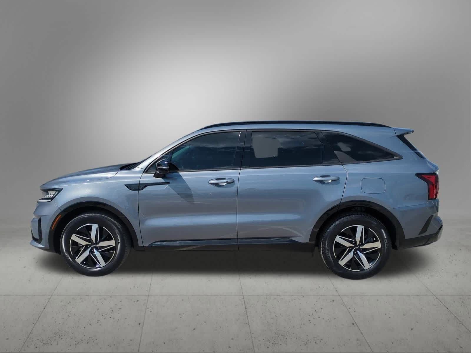 Thumbnail: 2022 Kia Sorento - 3