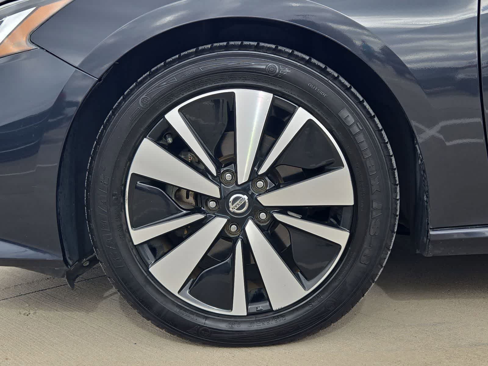 Thumbnail: 2019 Nissan Altima - 13