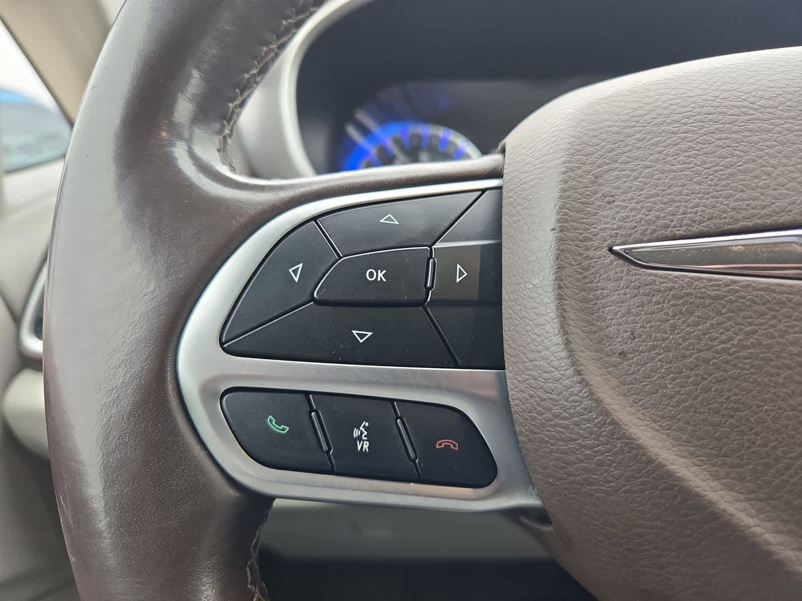 Thumbnail: 2018 Chrysler Pacifica - 22