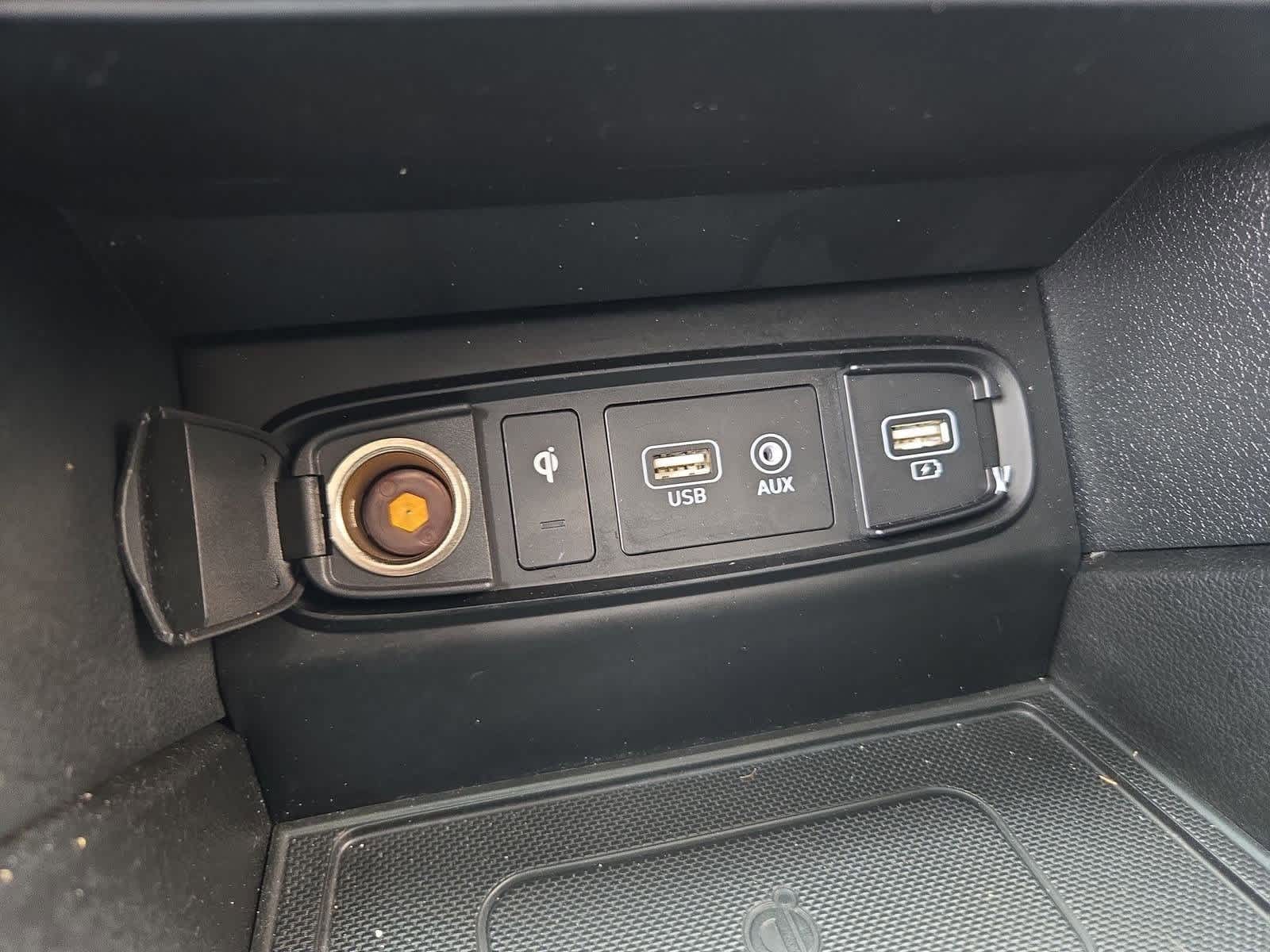 Thumbnail: 2020 Hyundai Santa Fe - 31