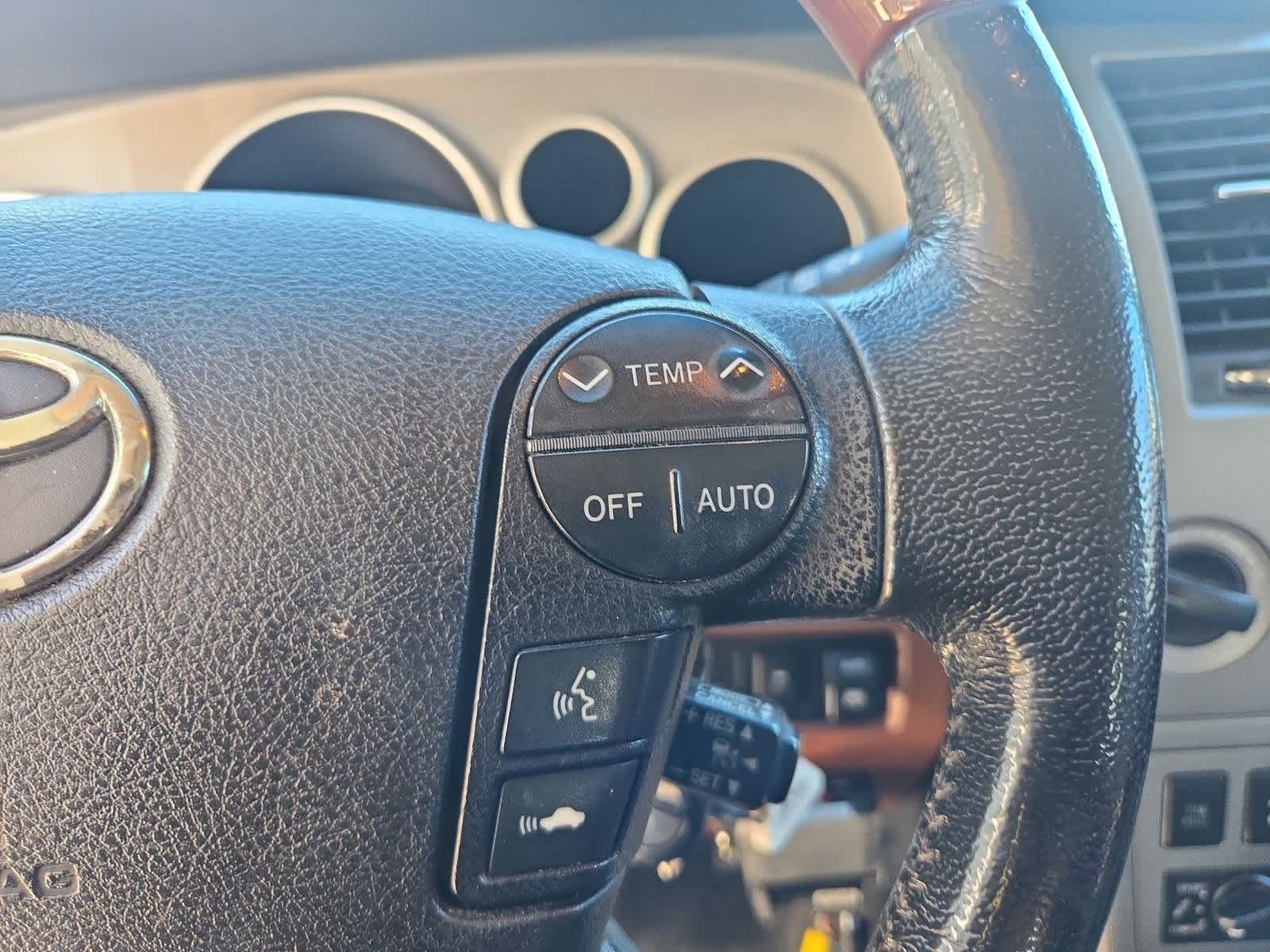 Thumbnail: 2011 Toyota Sequoia - 26