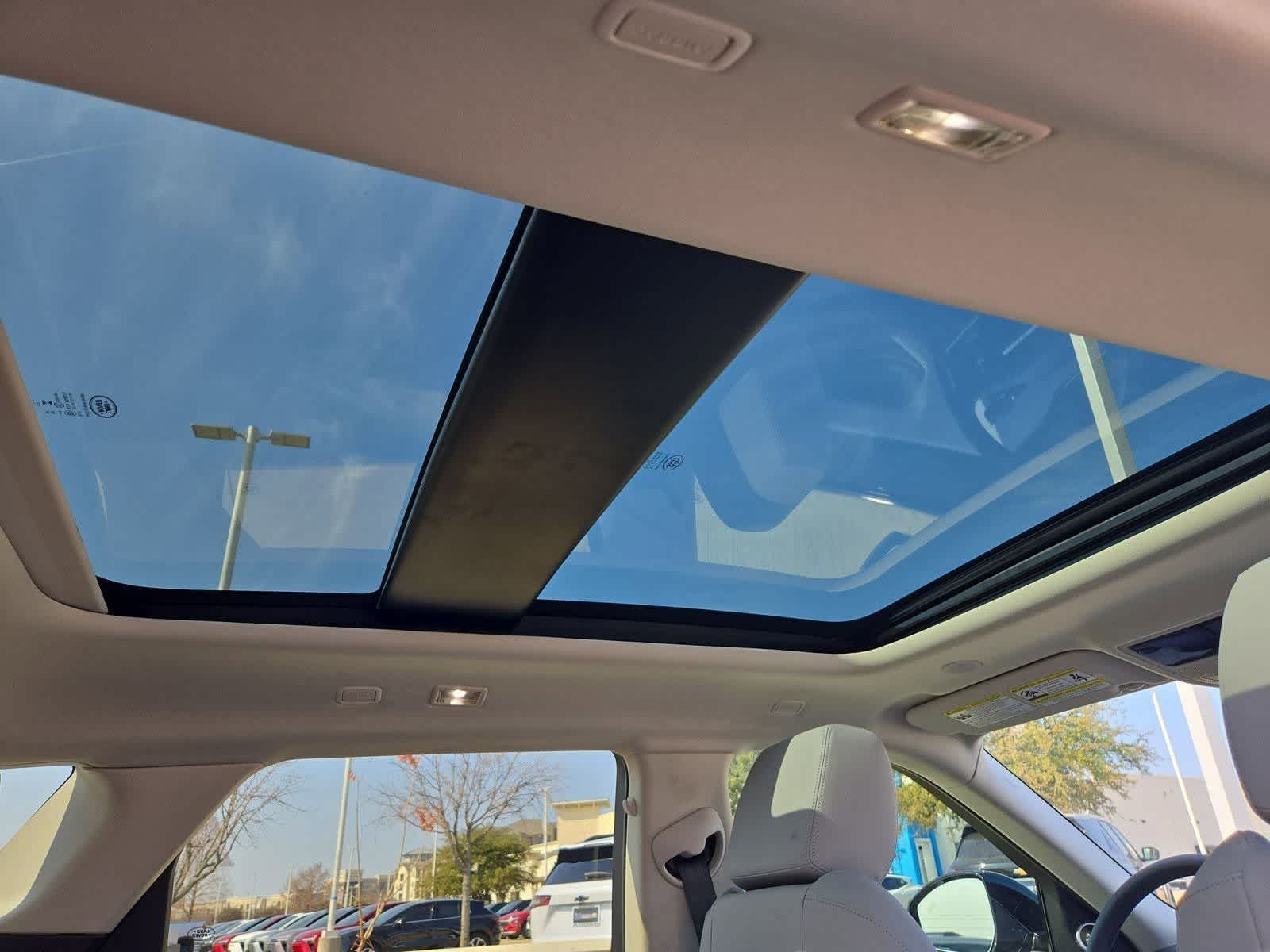 Thumbnail: 2025 Land Rover Range Rover Evoque - 21