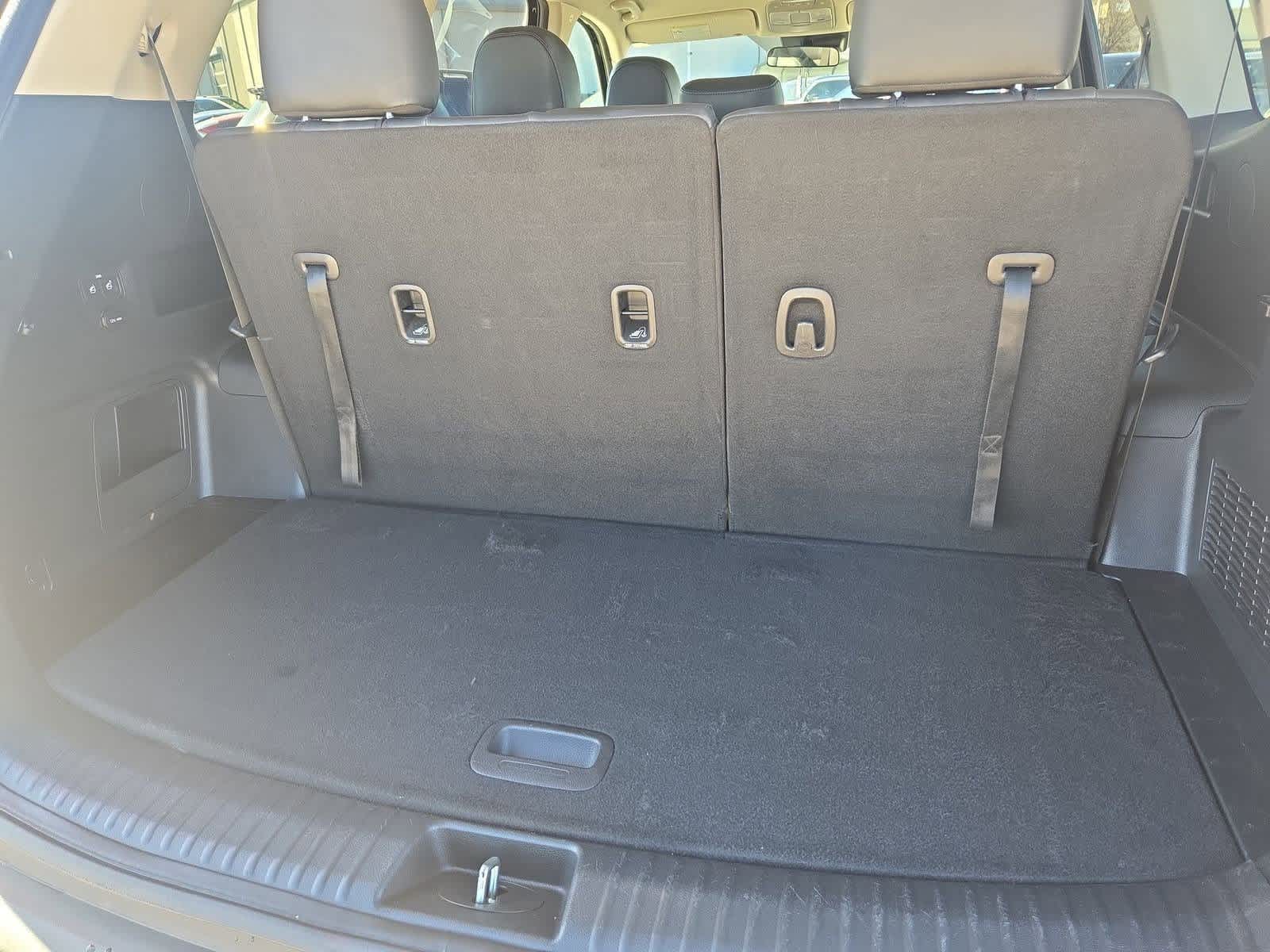 Thumbnail: 2022 Kia Telluride - 32