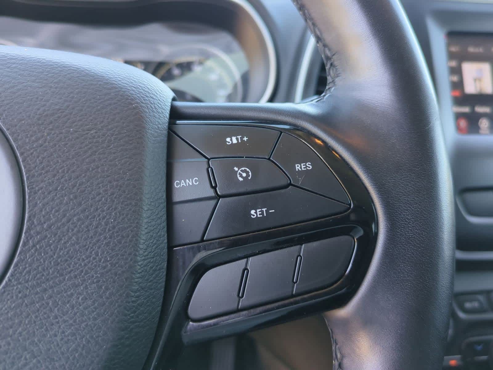 Thumbnail: 2021 Jeep Cherokee - 24