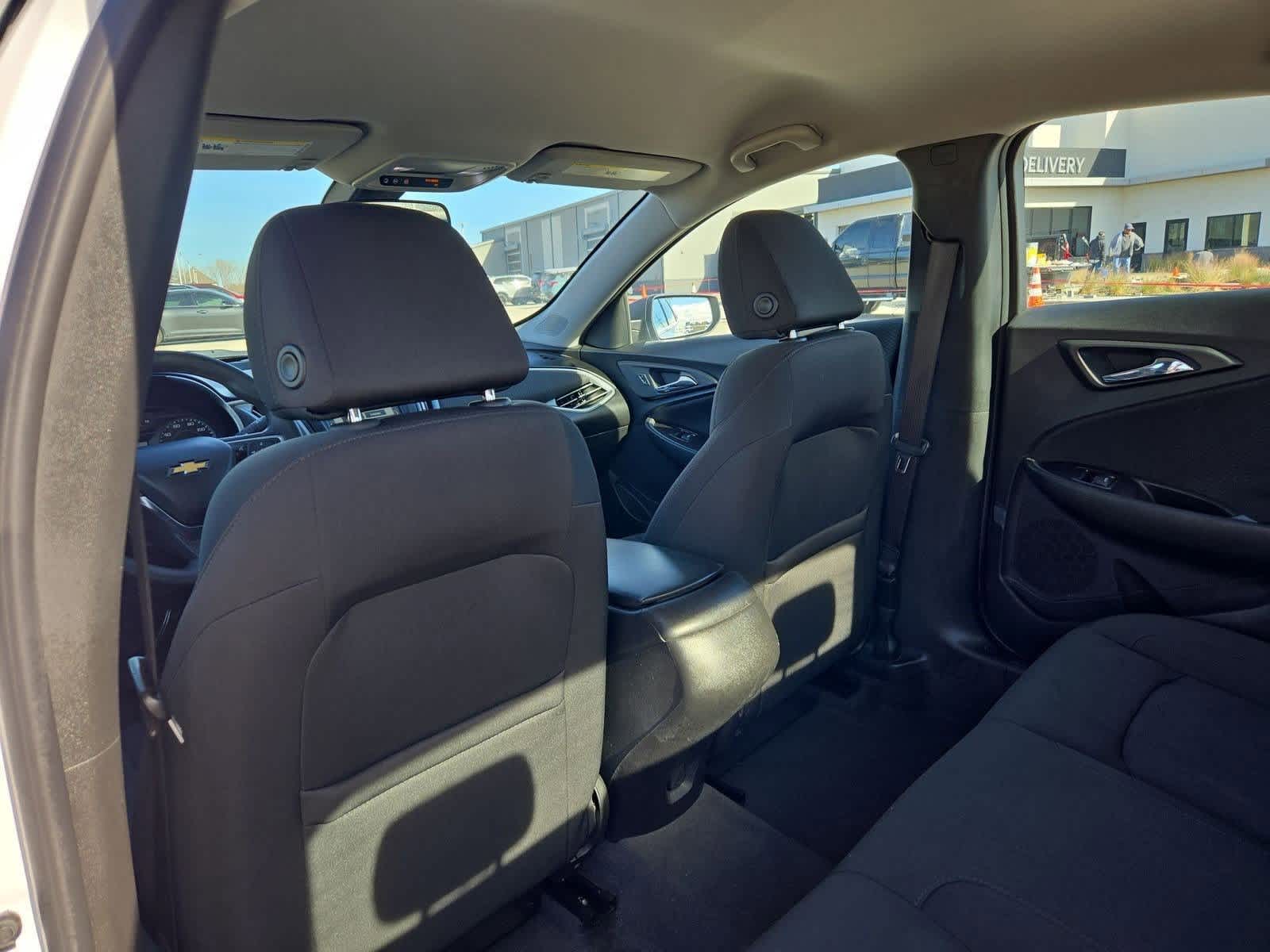 Thumbnail: 2018 Chevrolet Malibu - 17