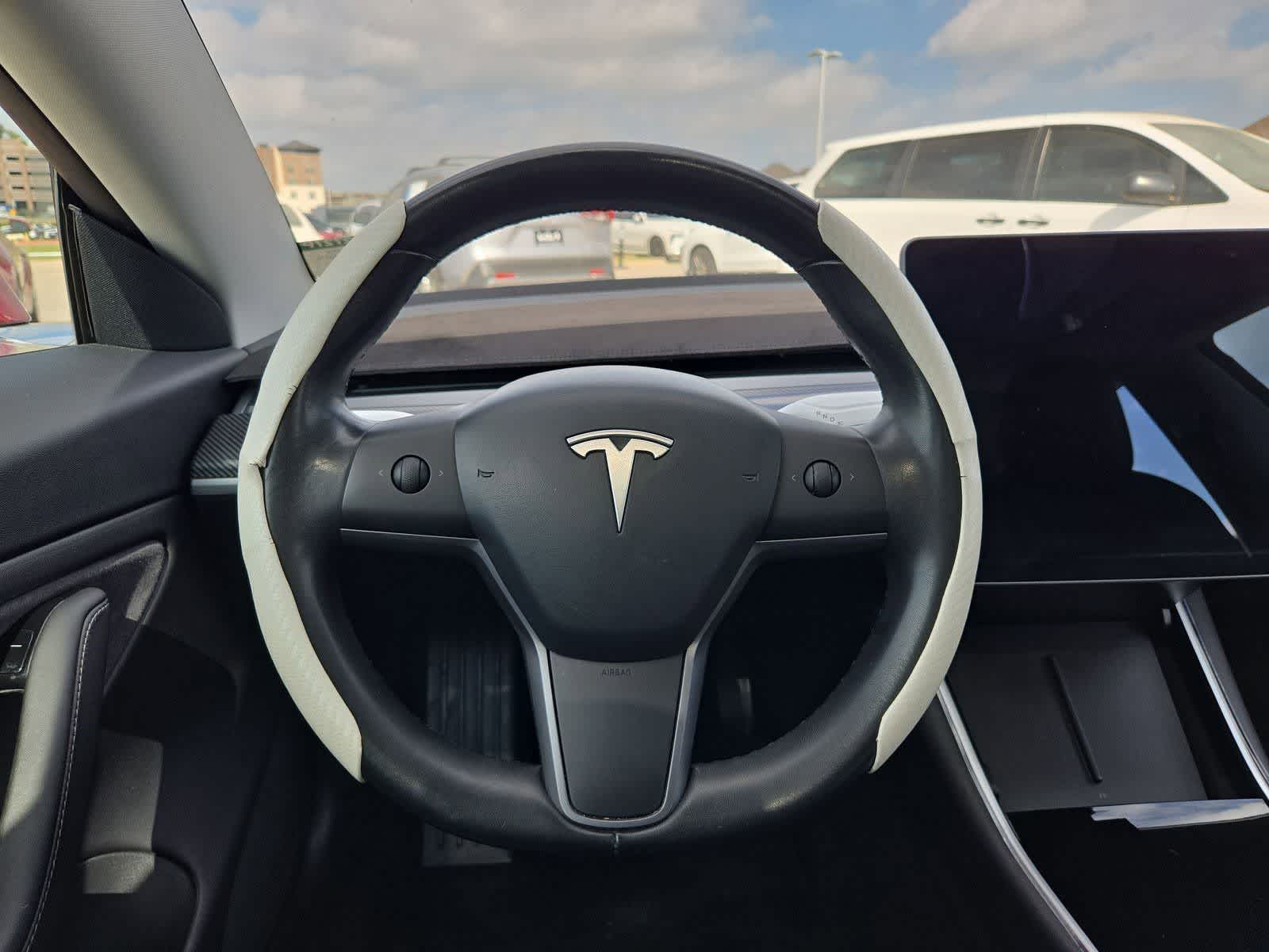 Thumbnail: 2018 Tesla Model 3 - 20