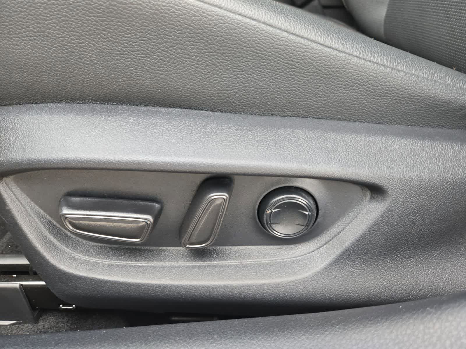 Thumbnail: 2025 Toyota Camry - 15