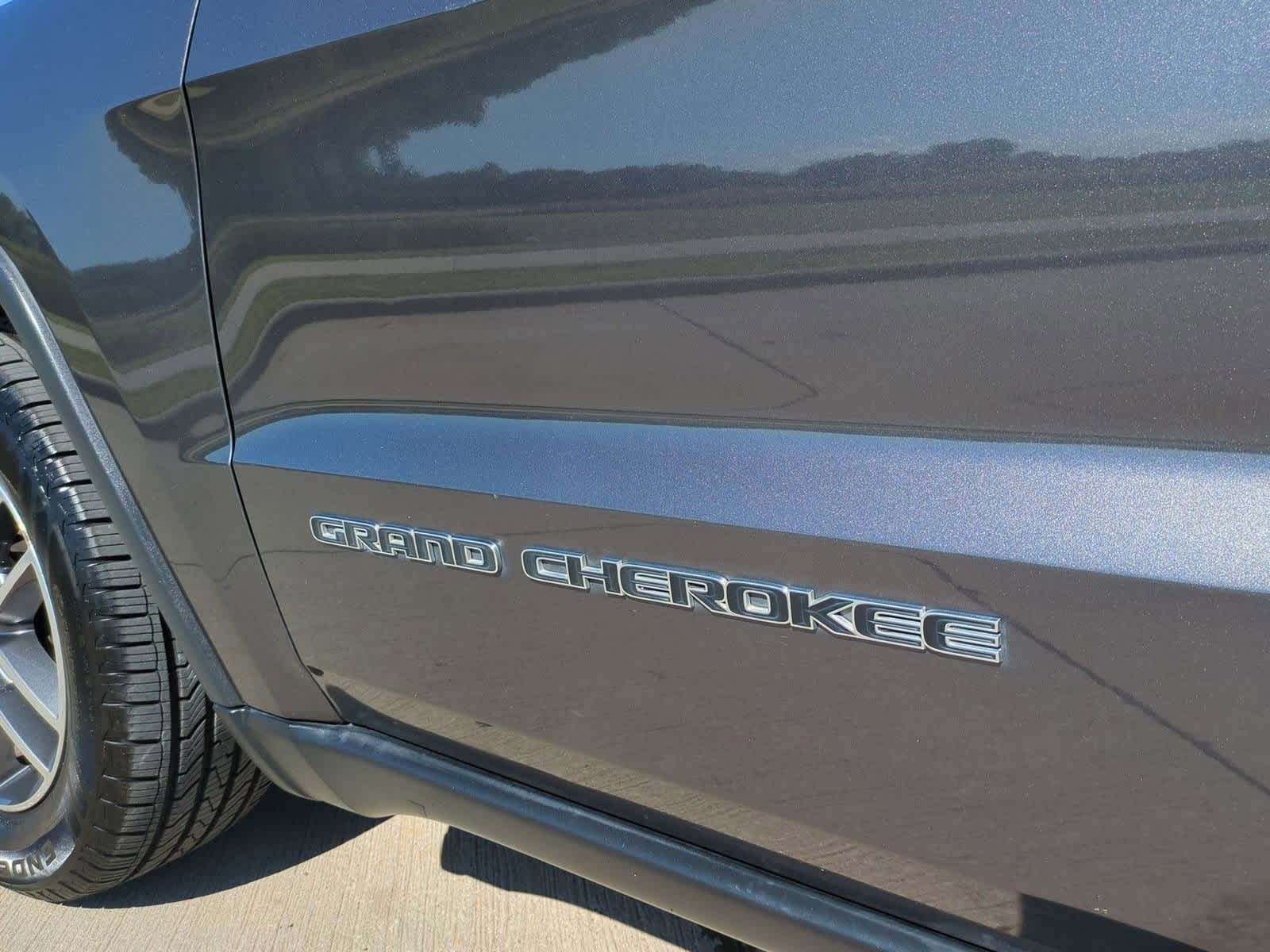Thumbnail: 2018 Jeep Grand Cherokee - 12