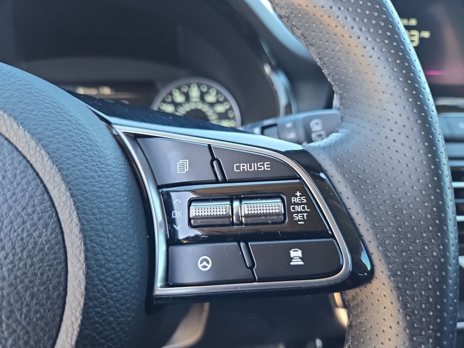 Thumbnail: 2023 Kia Seltos - 24