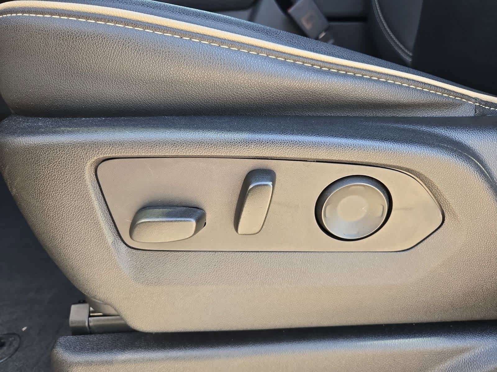 Thumbnail: 2023 Chevrolet Tahoe - 15