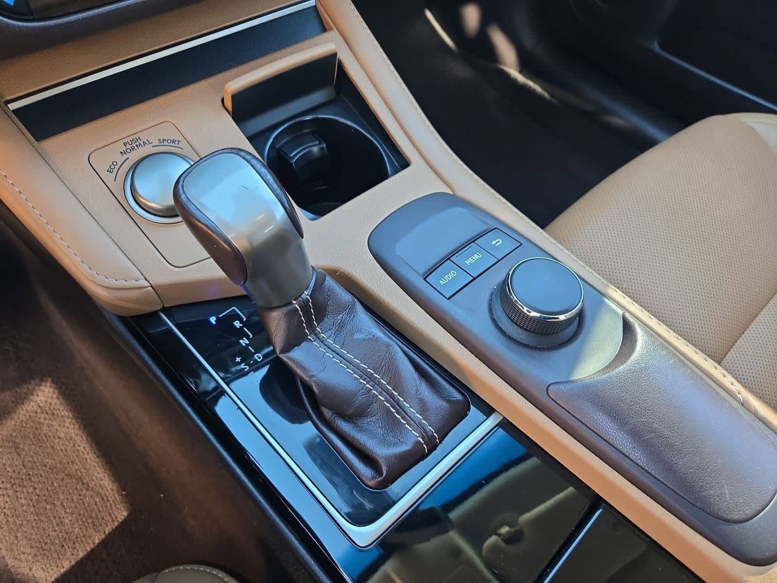 Thumbnail: 2017 Lexus ES - 32